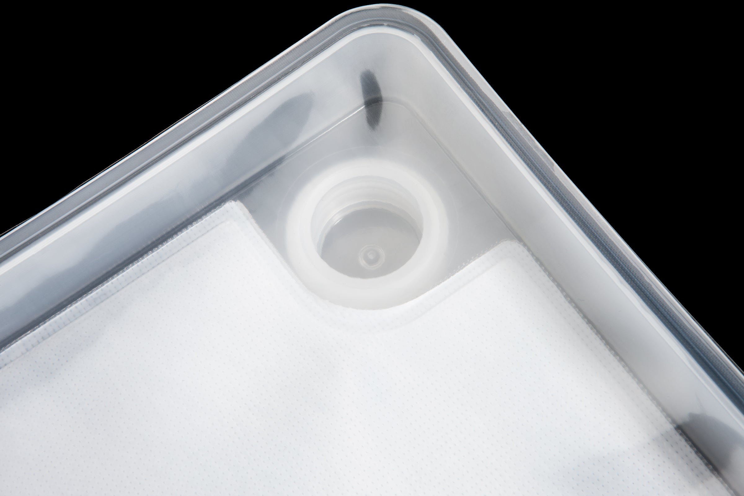 Gros plan de la surface inférieure d&#39;un plateau GORE LYOGUARD Tray